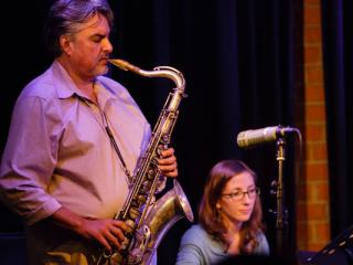Ches Smith &amp; These Arches - Tony Malaby Mary Halvorson 20140429 - Gustav Eckart, Photographie