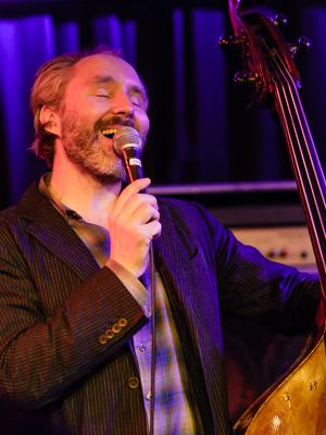 The Bad Plus: Reid Anderson 20140408 - Gustav Eckart, Fotografie