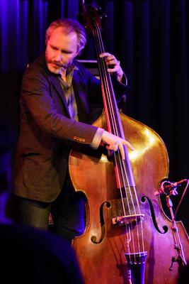 The Bad Plus: Reid Anderson 20140408 - Gustav Eckart, Fotografia