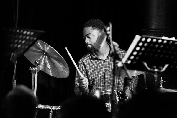 Mark Turner Quartet - Marcus Gilmore 2014-11-02 - Gustav Eckart, Fotografie