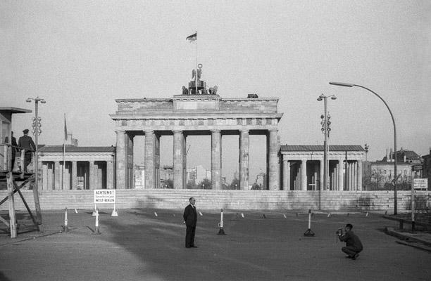 Berlin 1962 Brandenburger Tor - Gustav Eckart, Photography