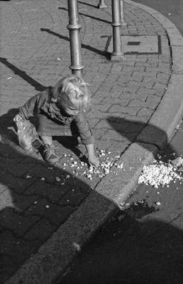 il sacchetto di popcorn rotto 1 - Gustav Eckart, Fotografia