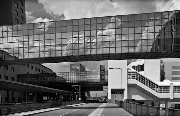 S-Bahn-Haltestelle &quot;Messe Frankfurt&quot; 2008 - Gustav Eckart, Fotografie