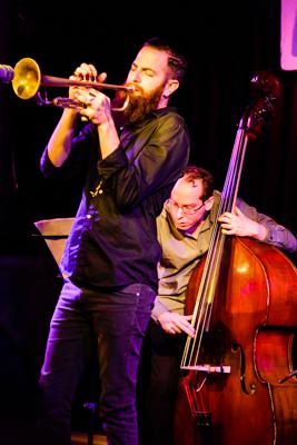 Triveni - Avishai Cohen Yoni Zelnik 20140710 - Gustav Eckart, Fotografie